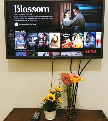 1br condo unit in smdc South Residences sunset view - 1212T1