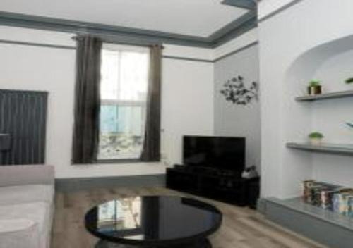 1BR Harbor Apartment , Family-Friendly , Sleeps 4