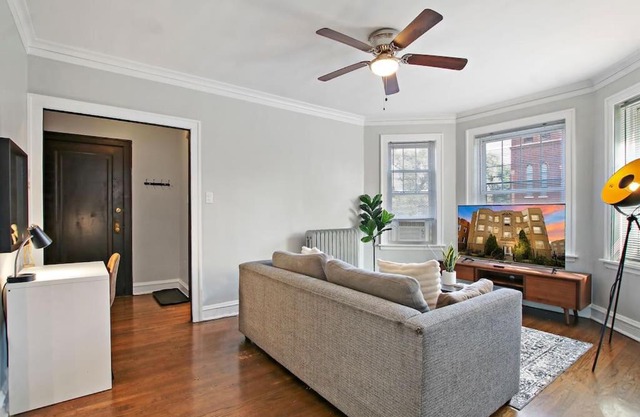 1BR Homey Apt in Irving Park - Troy 2