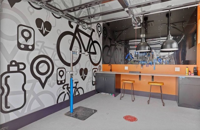 1BR Near Denver International