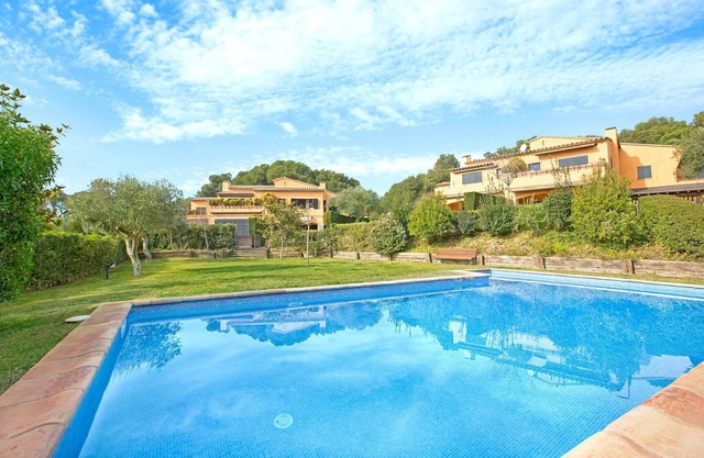 1PAST 02 - Magnificent house with communal swimming pool in Llafranc, only 450m away from the beach