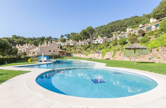 1SB 31 - Beautiful 150 m2 house with communal pool located in Llafranc, just 500 m from the beach
