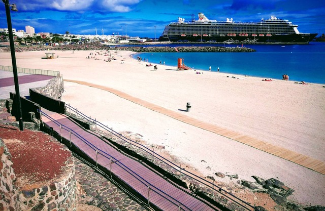 1V LUXURY APARTMENT NEAR BEACH