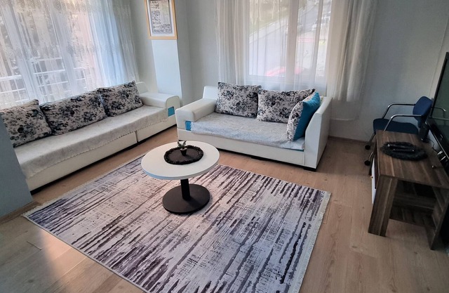 2+1 Apartment close to metro