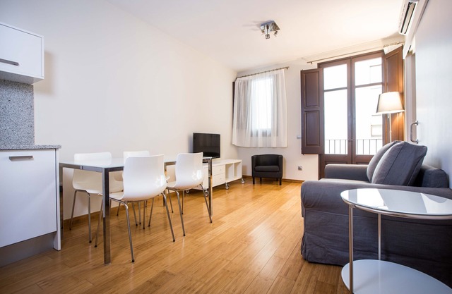 2 + 1 apartment in Girona