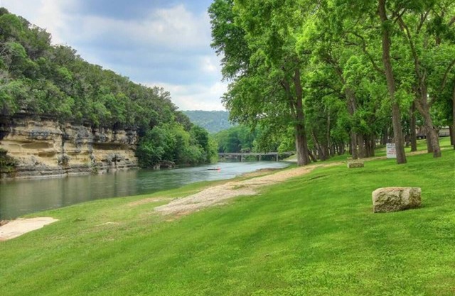 2/2 Condo Directly on the Guadalupe River with Beautiful Canyon Views
