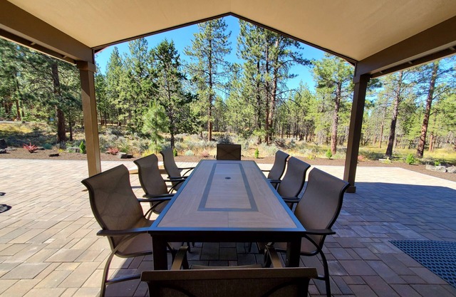 2.5 acres New single level home 7 bedroom 5 full bath 3,462 sqft forest views