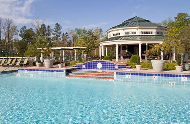 2 BDRM~BUSCH GARDENS 10 MILES~WATER COUNTRY 10 MILES~INDOOR/OUTDOOR POOLS & MORE