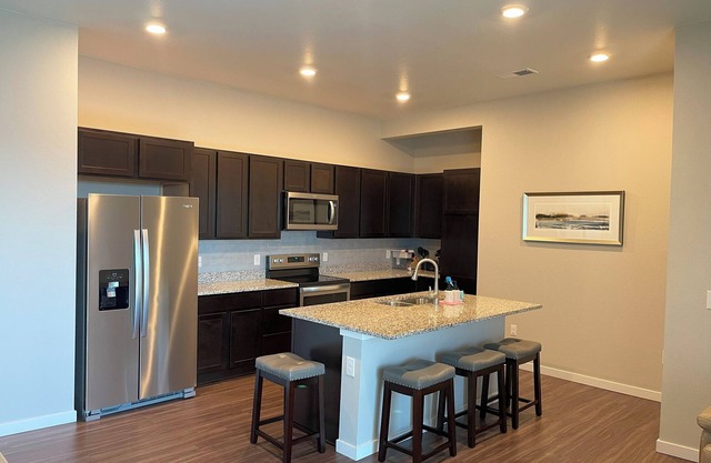 2 Bed/2 Bath Condo with Mountain Viewsnn