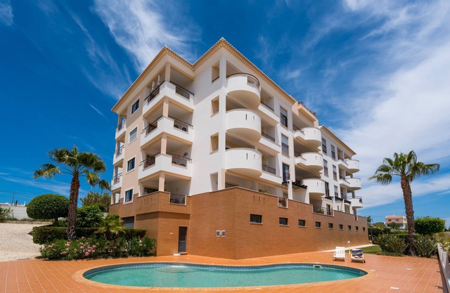 2 bed, 2 bath spacious apartment with shared pool and sea view.