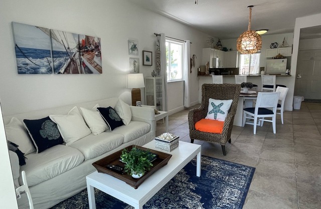 2 bed-2 baths first floor, sleeps 6