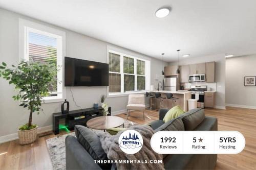 2 Bed & 3 Bath Chicago Condo