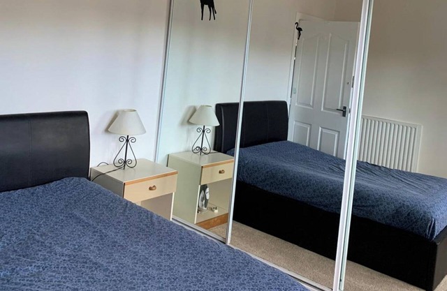 2-Bed Apartment in Aberdeen Sleeps 4, Parking