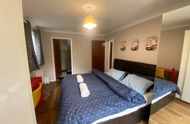 2-bed apartment in East Croydon, perfect for families, groups, or bis travelers
