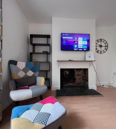 2-Bed Family House Nr Nottingham City Hospital, Arnold, Mansfield with Free WiFi