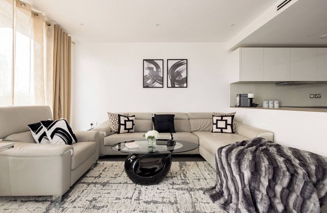 2 Bed Luxury Shard View Southwark London Eye Waterloo + Gym