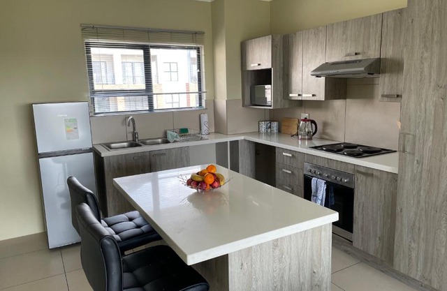 2 Bed, Pool & Gym, Free Wi-Fi