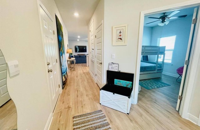 2-bedr duplex in Beach Resort. Beaches, 2 community pools, fire pit, pets, more!