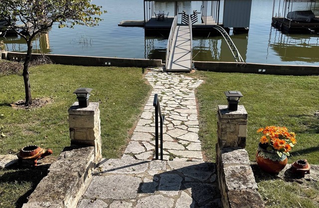 2 bedroom 2 bath with lake front view