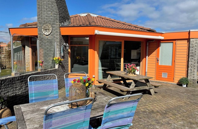 2 bedroom accommodation in Julianadorp aan Zee