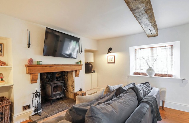 2 bedroom accommodation in Bradford-on-Avon
