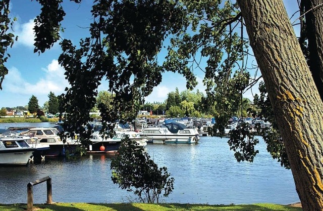 2 bedroom accommodation in Great Billing