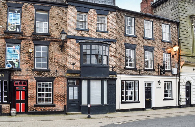 2 bedroom accommodation in Knaresborough