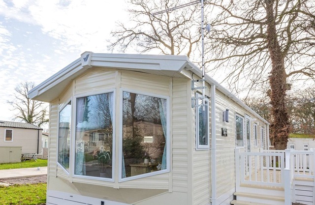 2 bedroom accommodation in Mowbreck Park