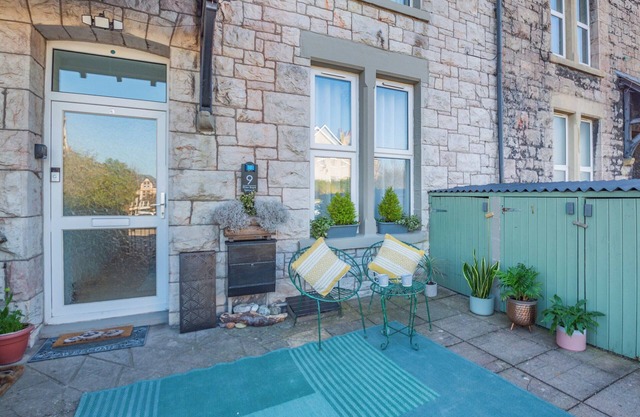 2 bedroom accommodation in Colwyn Bay