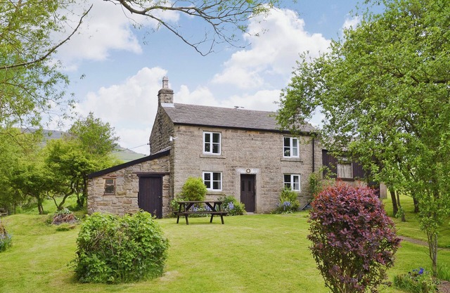 2 bedroom accommodation in Hope Valley