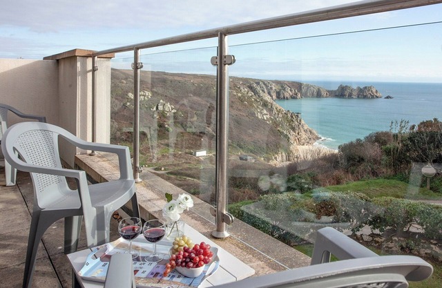 2 bedroom accommodation in Porthcurno