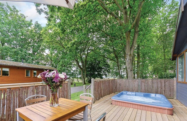 2 bedroom accommodation in Cotswolds