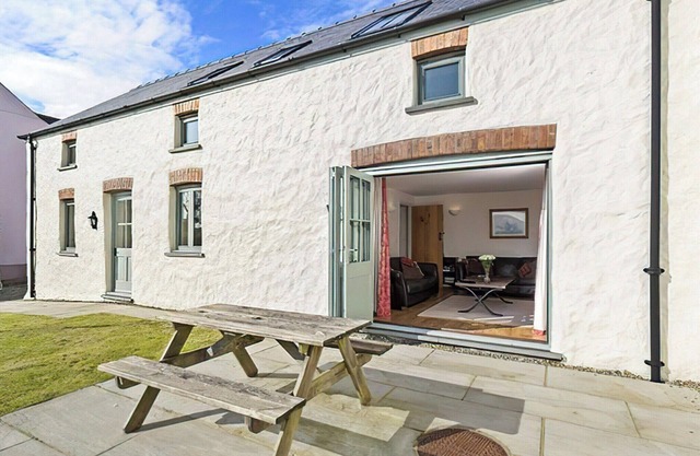 2 bedroom accommodation in Dwrbach, near Fishguard