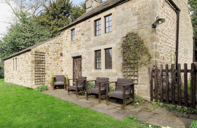 2 bedroom accommodation in Hathersage