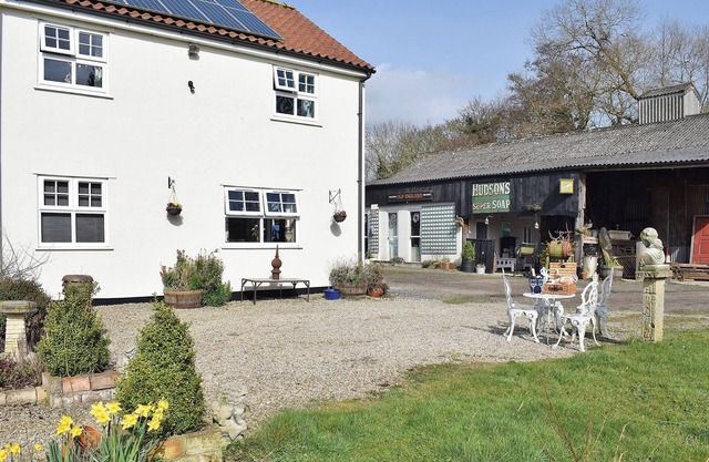 2 bedroom accommodation in Thirkleby, near Thirsk