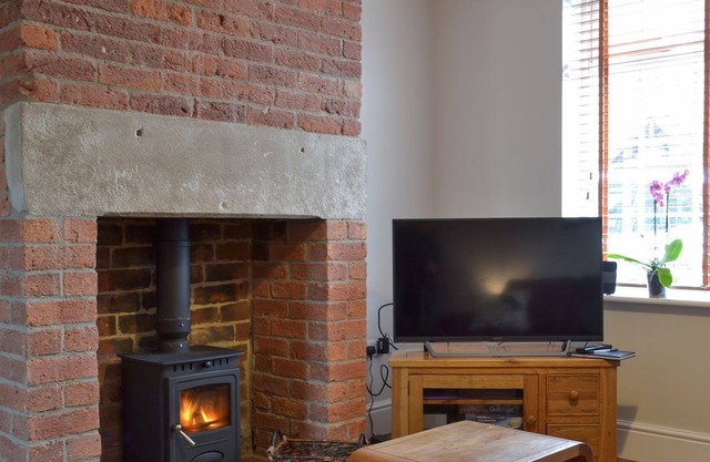 2 bedroom accommodation in Clifton, near Ashbourne