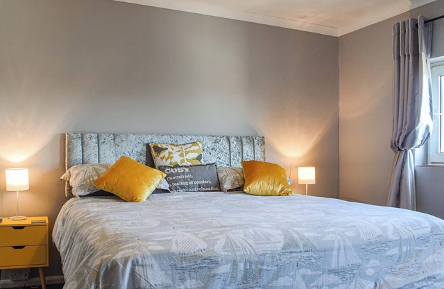 2 bedroom accommodation in Torpoint