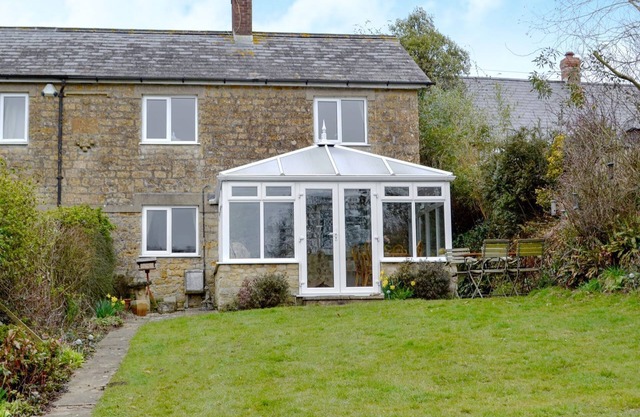 2 bedroom accommodation in Mangerton, near Bridport