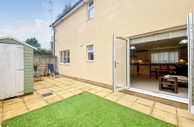2 bedroom accommodation in Corsham