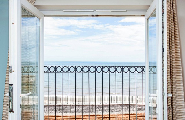 2 bedroom accommodation in Dawlish