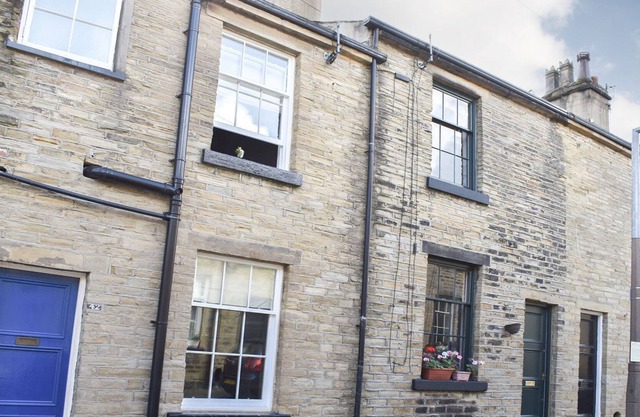 2 bedroom accommodation in Saltaire, near Haworth