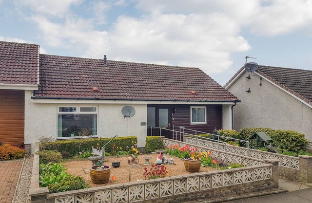 2 bedroom accommodation in Ceres, near Cupar