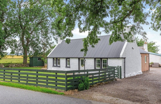 2 bedroom accommodation in Fearn, near Tain