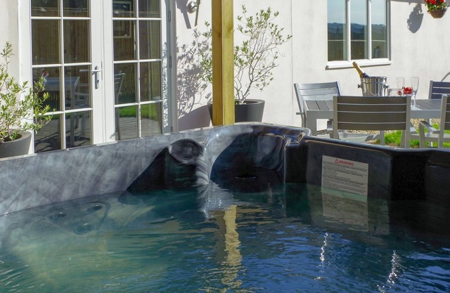 2 bedroom accommodation in Acaster Malbis, near York