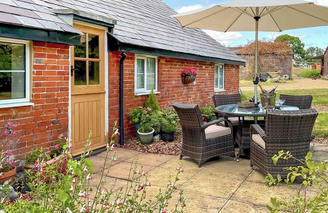 2 bedroom accommodation in Cadnam, near Brockenhurst