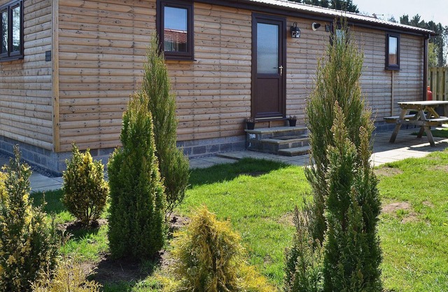 2 bedroom accommodation in Wilberfoss, near York