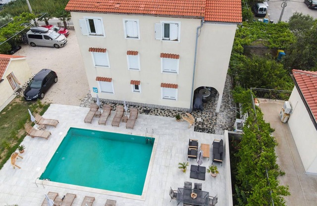 2 bedroom amazing apartment in Lopar