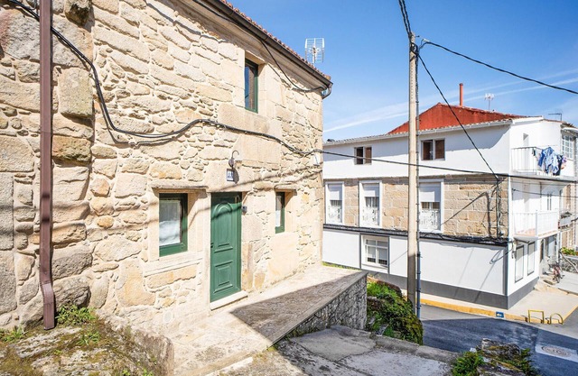 2 bedroom amazing home in Muros