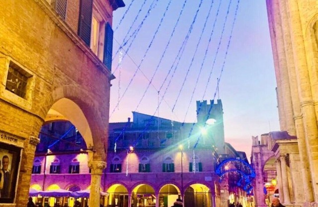 2 bedroom apartment steps from Ascoli's stunning Piazza del Popolo