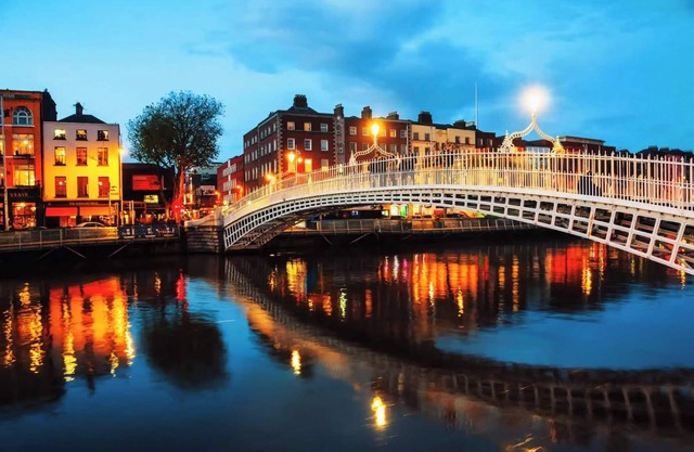 2 Bedroom Apartment Close to Pearse Square Metro